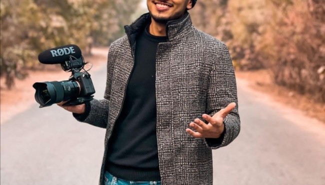 Shlok Srivastava Biography, Age, GF, Income